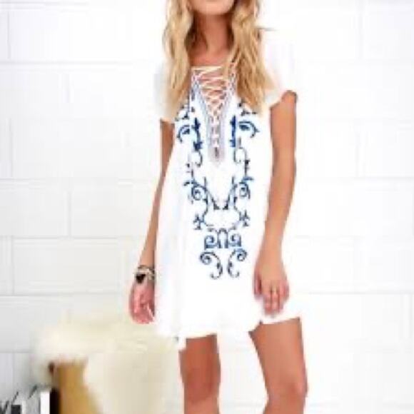 Lulus down in Kokomo embroidered tunic style dress size medium new with tags - Picture 2 of 7